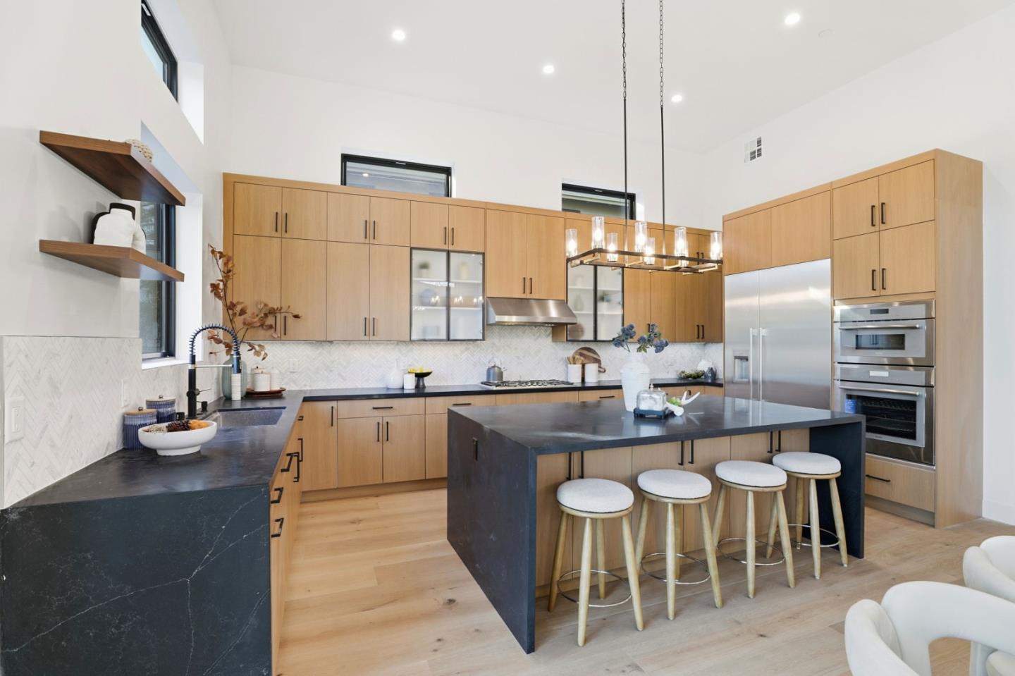 Detail Gallery Image 11 of 32 For 11660 Winding Way, Los Altos,  CA 94024 - 5 Beds | 5 Baths