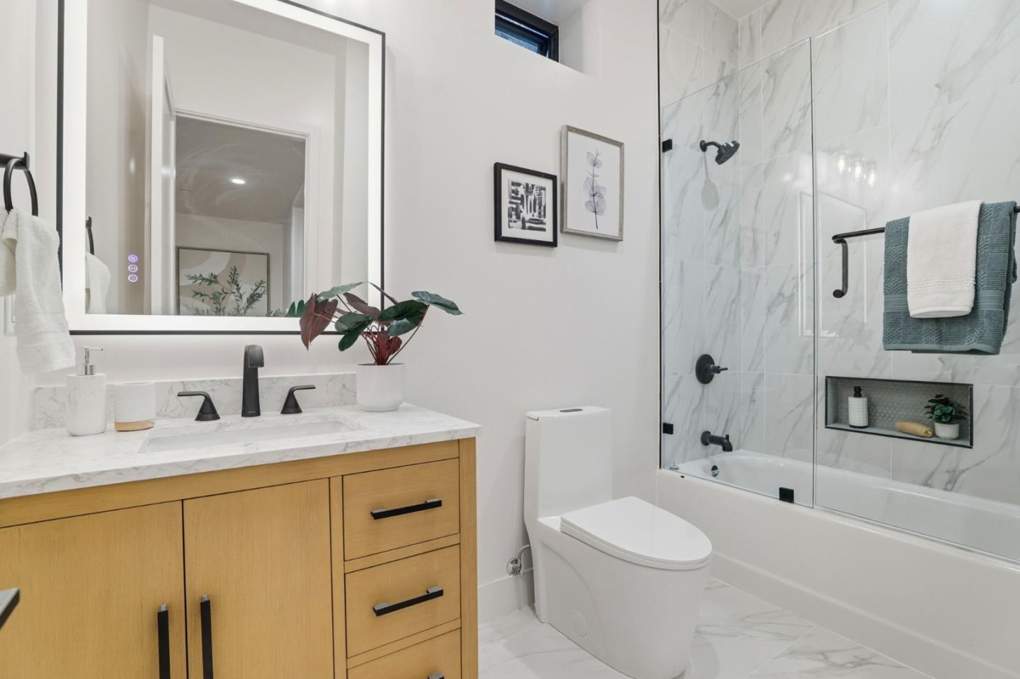 Detail Gallery Image 19 of 32 For 11660 Winding Way, Los Altos,  CA 94024 - 5 Beds | 5 Baths