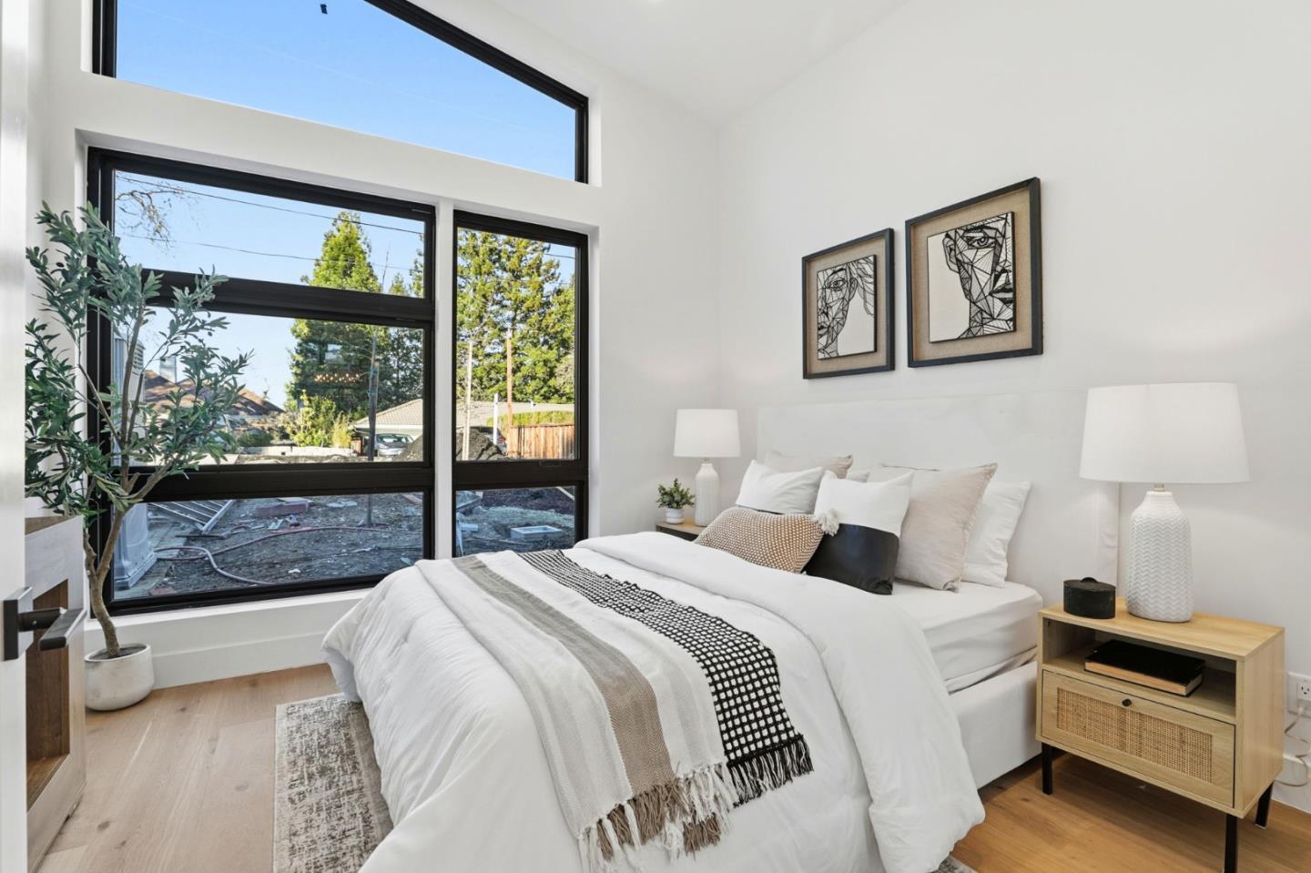 Detail Gallery Image 21 of 32 For 11660 Winding Way, Los Altos,  CA 94024 - 5 Beds | 5 Baths