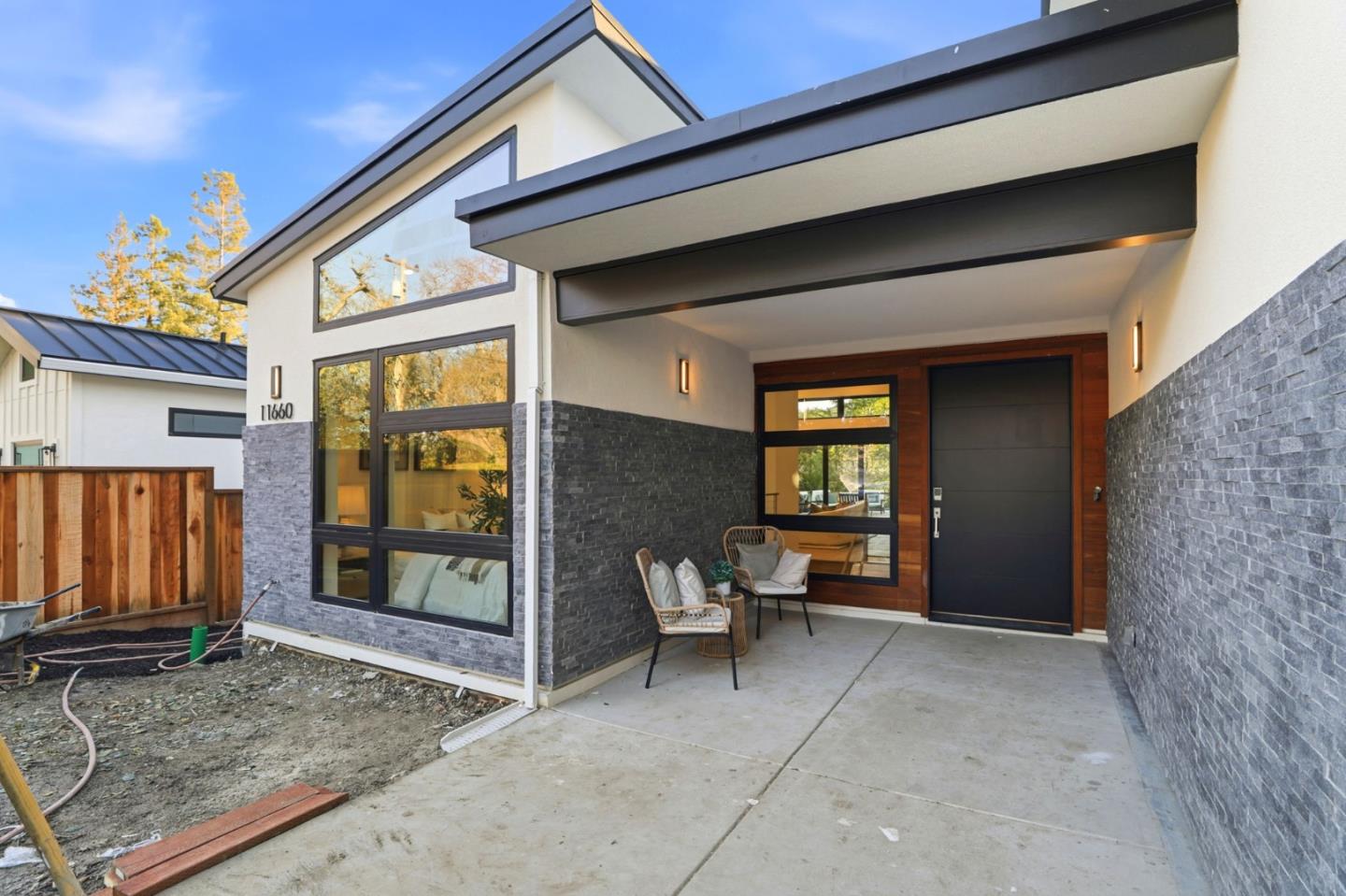 Detail Gallery Image 3 of 32 For 11660 Winding Way, Los Altos,  CA 94024 - 5 Beds | 5 Baths