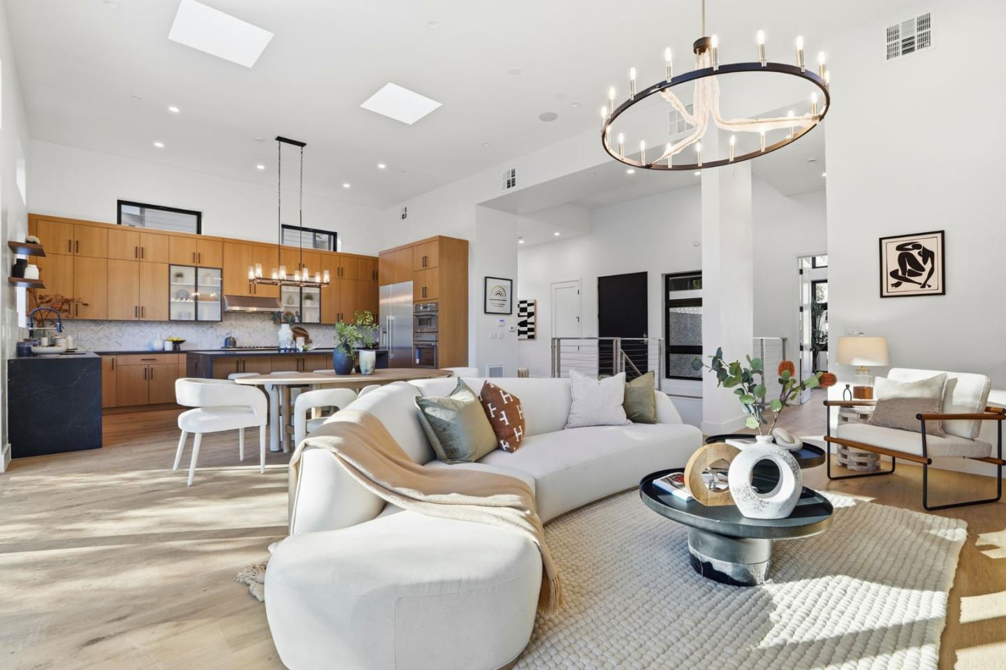 Detail Gallery Image 5 of 32 For 11660 Winding Way, Los Altos,  CA 94024 - 5 Beds | 5 Baths