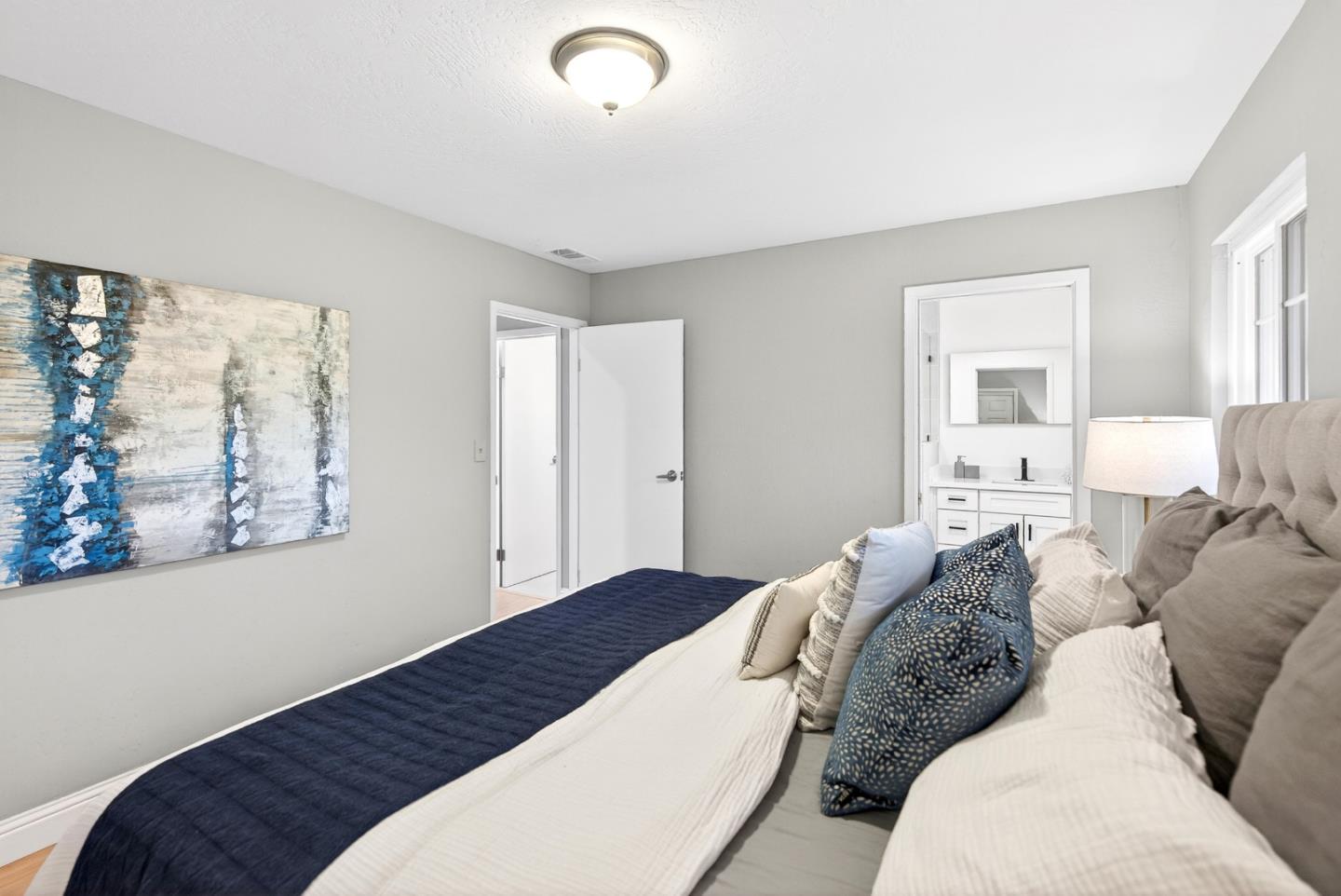 Detail Gallery Image 12 of 26 For 766 Cuesta Dr, Mountain View,  CA 94040 - 3 Beds | 2 Baths