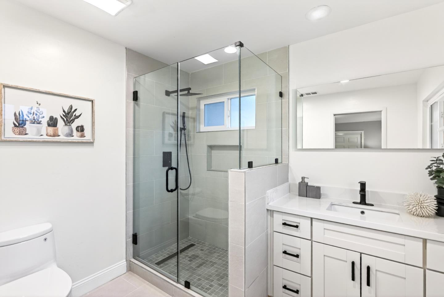 Detail Gallery Image 13 of 26 For 766 Cuesta Dr, Mountain View,  CA 94040 - 3 Beds | 2 Baths