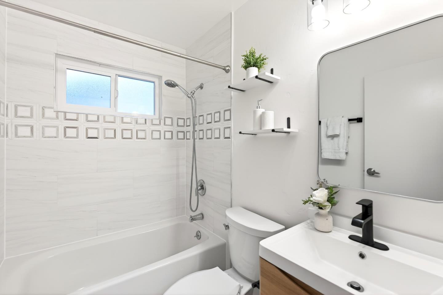 Detail Gallery Image 16 of 26 For 766 Cuesta Dr, Mountain View,  CA 94040 - 3 Beds | 2 Baths