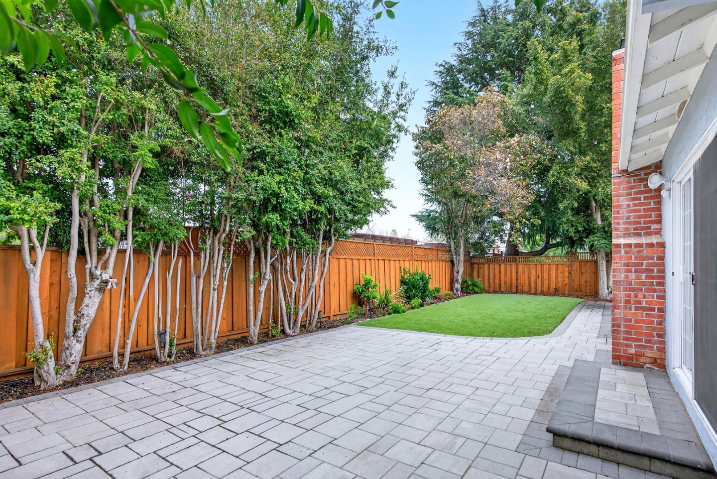 Detail Gallery Image 22 of 26 For 766 Cuesta Dr, Mountain View,  CA 94040 - 3 Beds | 2 Baths