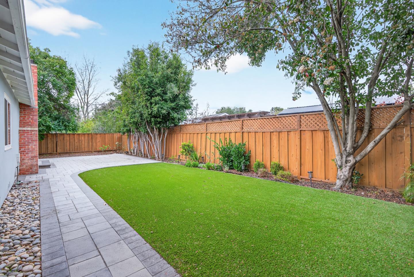 Detail Gallery Image 24 of 26 For 766 Cuesta Dr, Mountain View,  CA 94040 - 3 Beds | 2 Baths