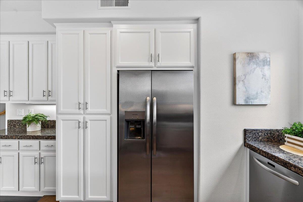 Detail Gallery Image 13 of 52 For 976 Foxworthy Ave, San Jose,  CA 95125 - 4 Beds | 3 Baths