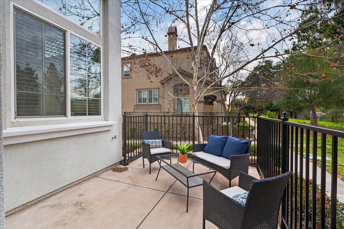 Detail Gallery Image 3 of 52 For 976 Foxworthy Ave, San Jose,  CA 95125 - 4 Beds | 3 Baths