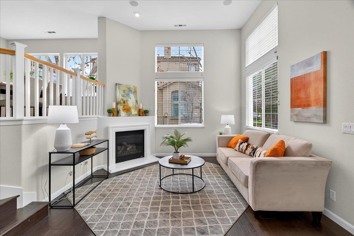 Detail Gallery Image 4 of 52 For 976 Foxworthy Ave, San Jose,  CA 95125 - 4 Beds | 3 Baths