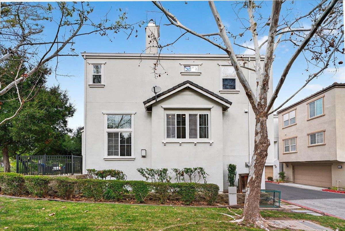 Detail Gallery Image 42 of 52 For 976 Foxworthy Ave, San Jose,  CA 95125 - 4 Beds | 3 Baths