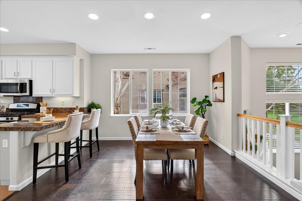 Detail Gallery Image 8 of 52 For 976 Foxworthy Ave, San Jose,  CA 95125 - 4 Beds | 3 Baths