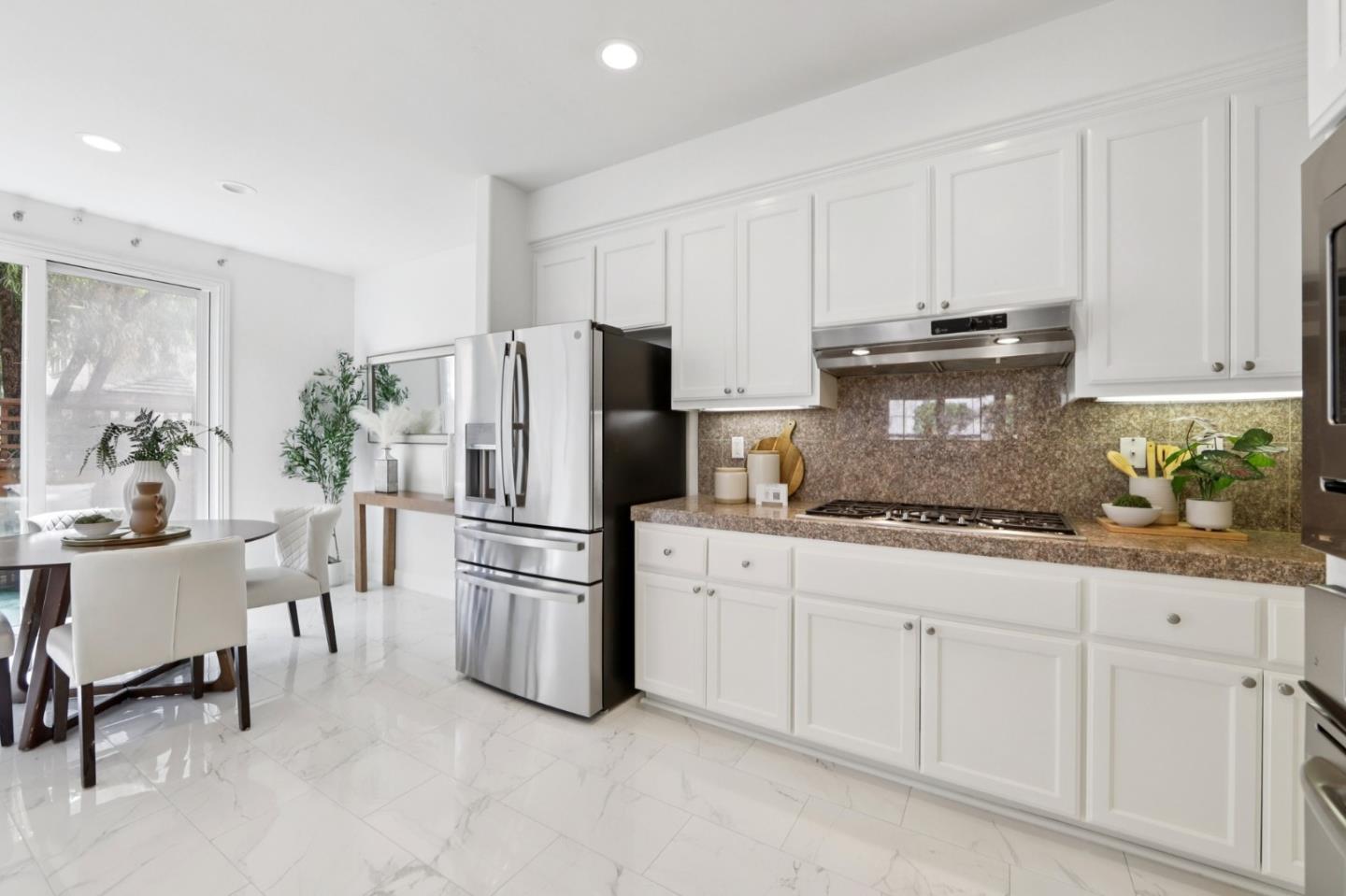 Detail Gallery Image 11 of 70 For 3858 Evangelho Cir, San Jose,  CA 95148 - 4 Beds | 2/1 Baths