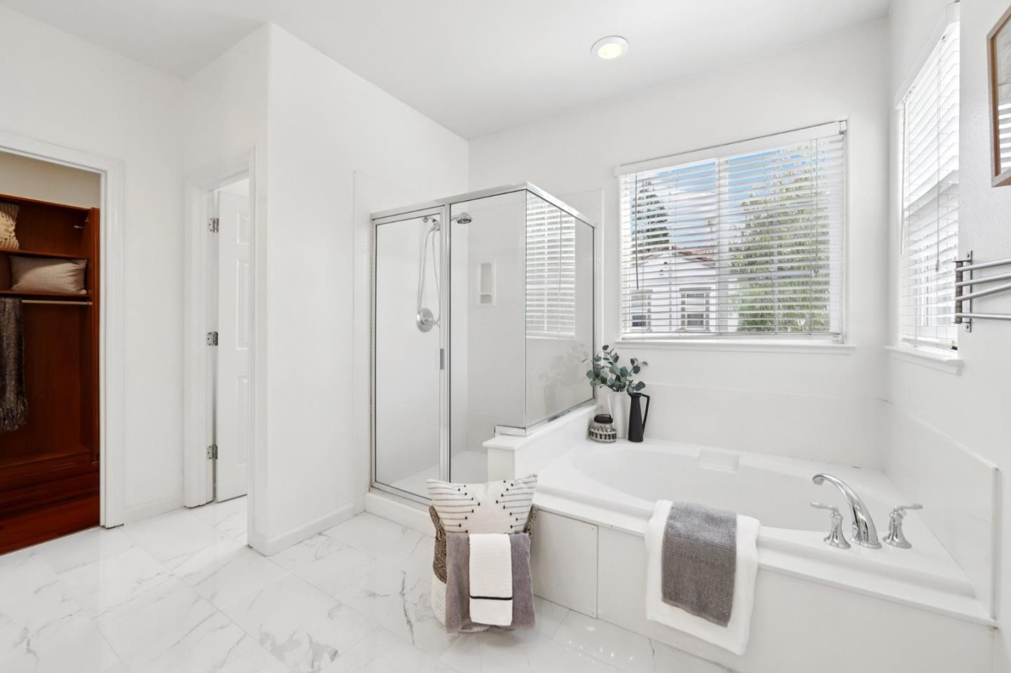 Detail Gallery Image 27 of 70 For 3858 Evangelho Cir, San Jose,  CA 95148 - 4 Beds | 2/1 Baths