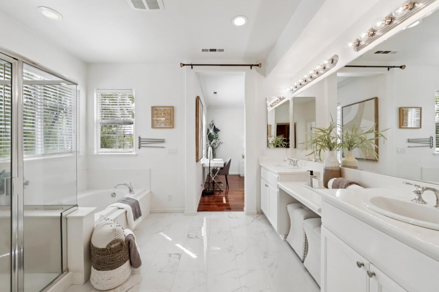 Detail Gallery Image 28 of 70 For 3858 Evangelho Cir, San Jose,  CA 95148 - 4 Beds | 2/1 Baths