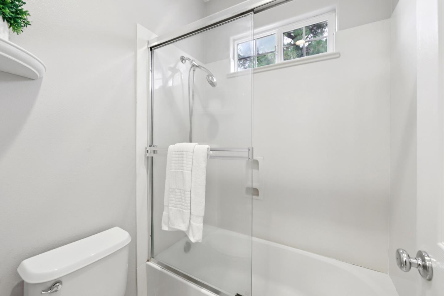 Detail Gallery Image 39 of 70 For 3858 Evangelho Cir, San Jose,  CA 95148 - 4 Beds | 2/1 Baths