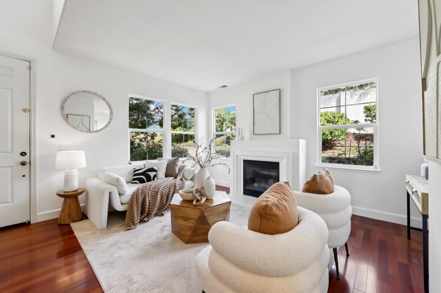 Detail Gallery Image 6 of 70 For 3858 Evangelho Cir, San Jose,  CA 95148 - 4 Beds | 2/1 Baths