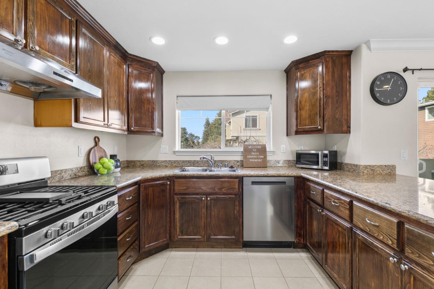 Detail Gallery Image 11 of 32 For 38211 Eggers Cmn, Fremont,  CA 94536 - 3 Beds | 2/1 Baths