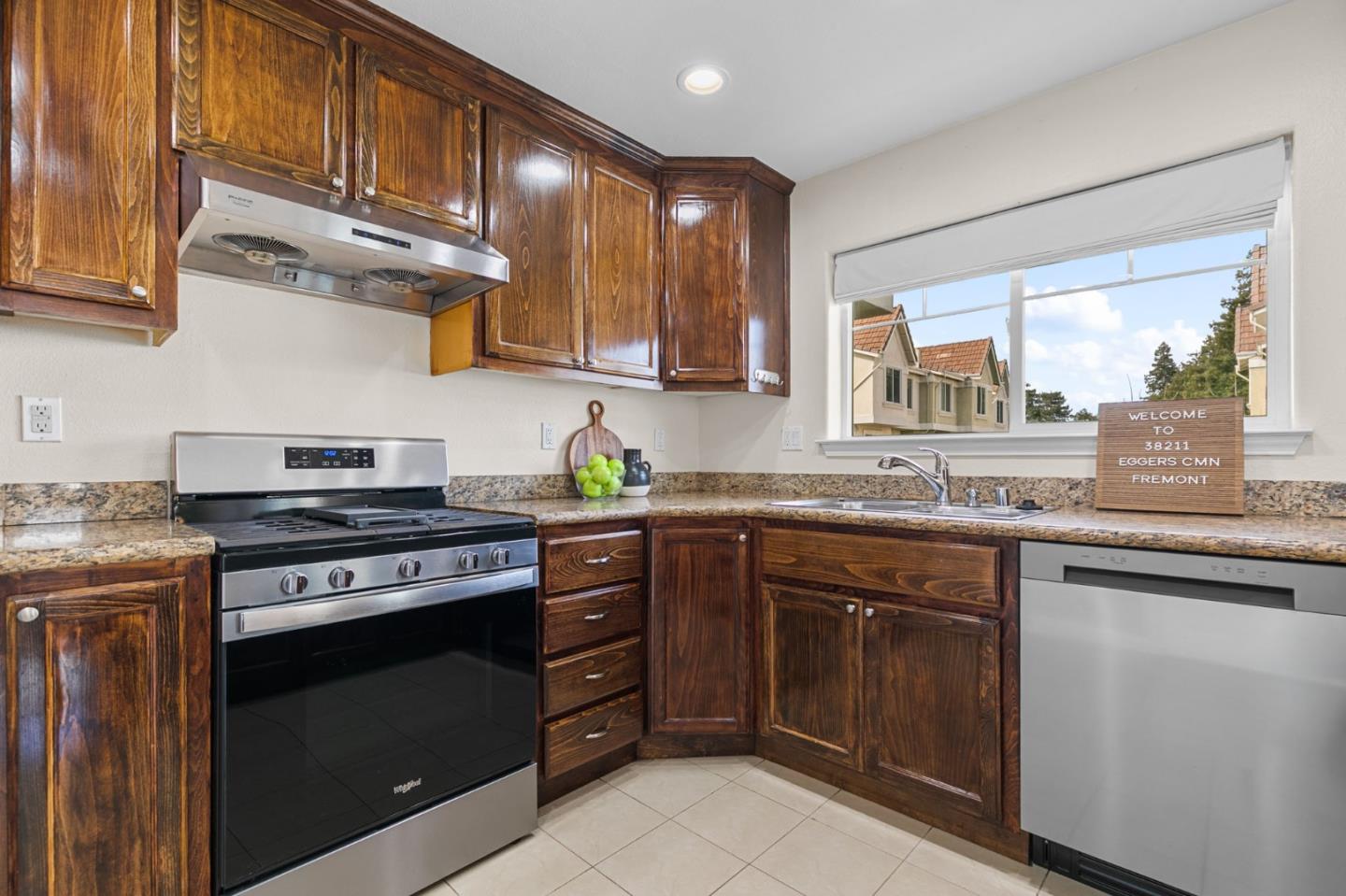 Detail Gallery Image 12 of 32 For 38211 Eggers Cmn, Fremont,  CA 94536 - 3 Beds | 2/1 Baths