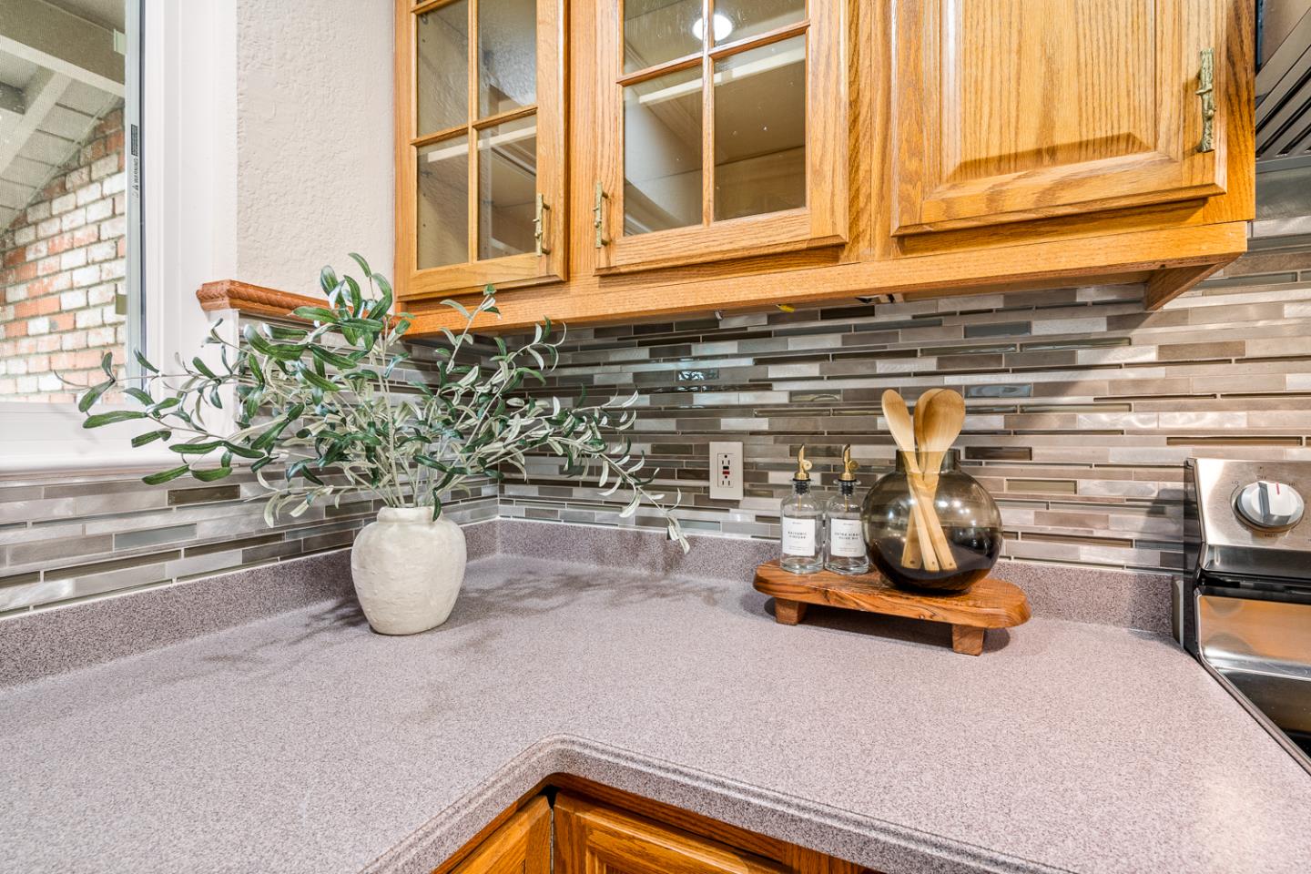 Detail Gallery Image 14 of 46 For 2440 Tipperary Ave, South San Francisco,  CA 94080 - 4 Beds | 2 Baths