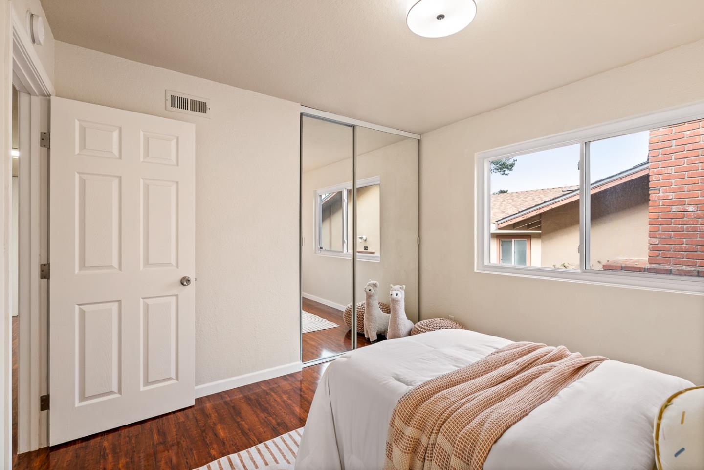 Detail Gallery Image 21 of 46 For 2440 Tipperary Ave, South San Francisco,  CA 94080 - 4 Beds | 2 Baths
