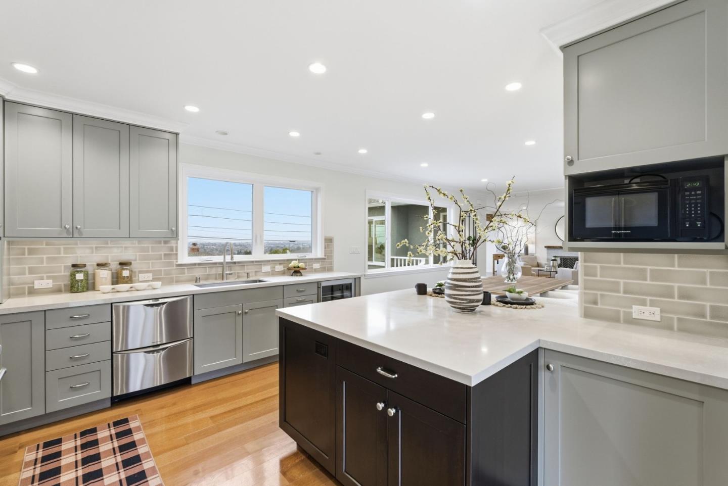 Detail Gallery Image 21 of 64 For 4030 Bayview Ave, San Mateo,  CA 94403 - 3 Beds | 2 Baths