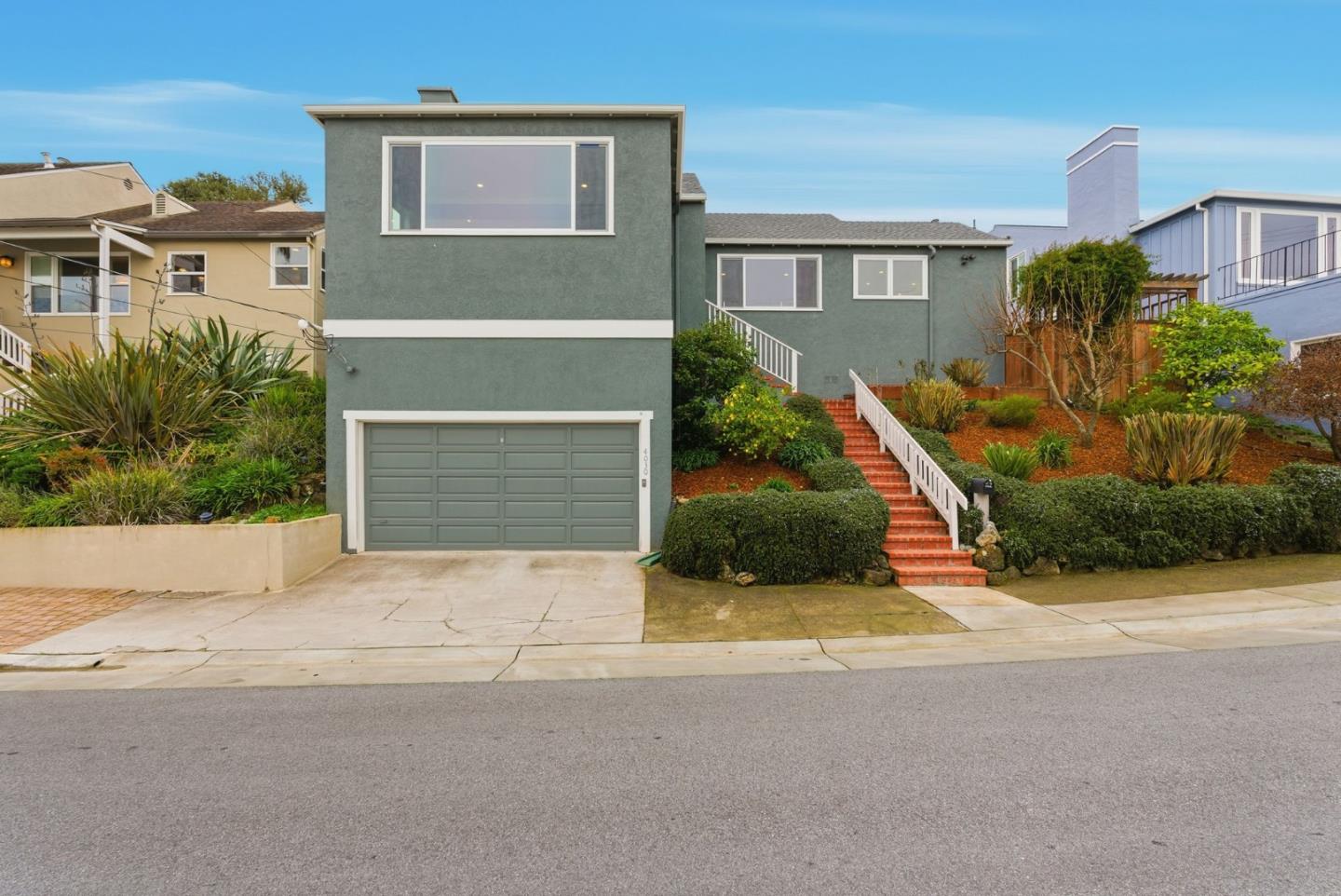 Detail Gallery Image 4 of 64 For 4030 Bayview Ave, San Mateo,  CA 94403 - 3 Beds | 2 Baths