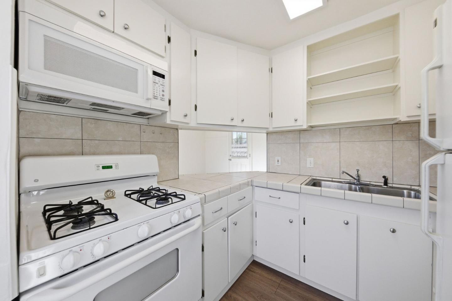 Detail Gallery Image 8 of 20 For 614 a Redwood Ave, Redwood City,  CA 94061 - 1 Beds | 1 Baths