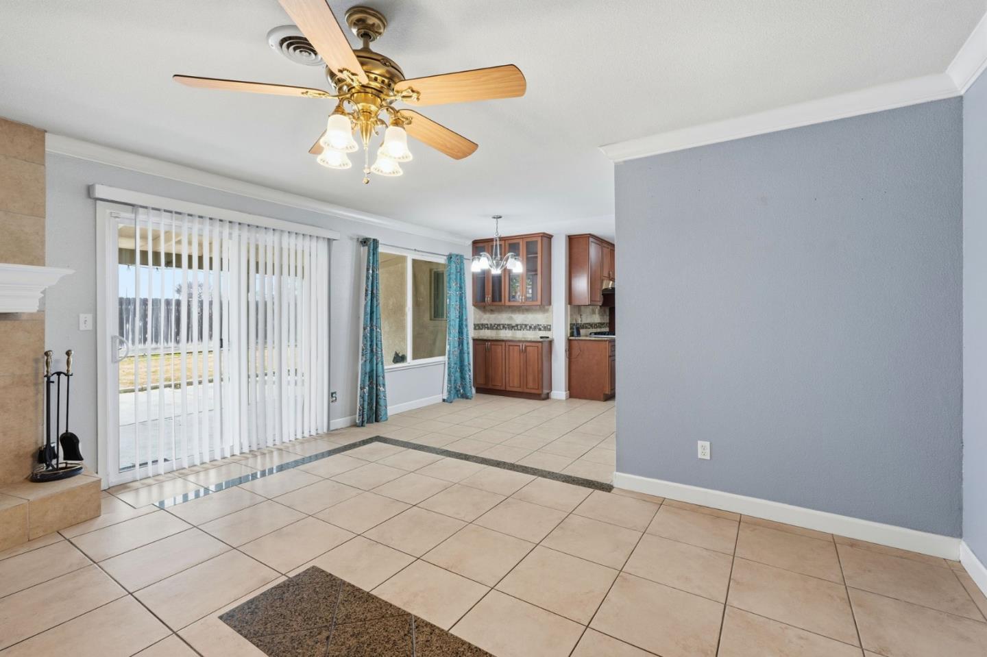 Detail Gallery Image 10 of 38 For 2425 Meadow Rue Dr, Modesto,  CA 95355 - 3 Beds | 2 Baths