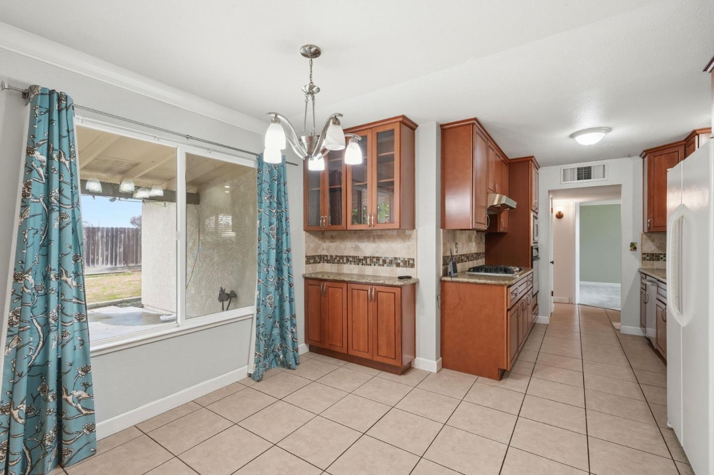 Detail Gallery Image 14 of 38 For 2425 Meadow Rue Dr, Modesto,  CA 95355 - 3 Beds | 2 Baths