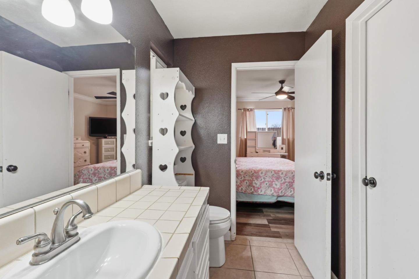 Detail Gallery Image 22 of 38 For 2425 Meadow Rue Dr, Modesto,  CA 95355 - 3 Beds | 2 Baths