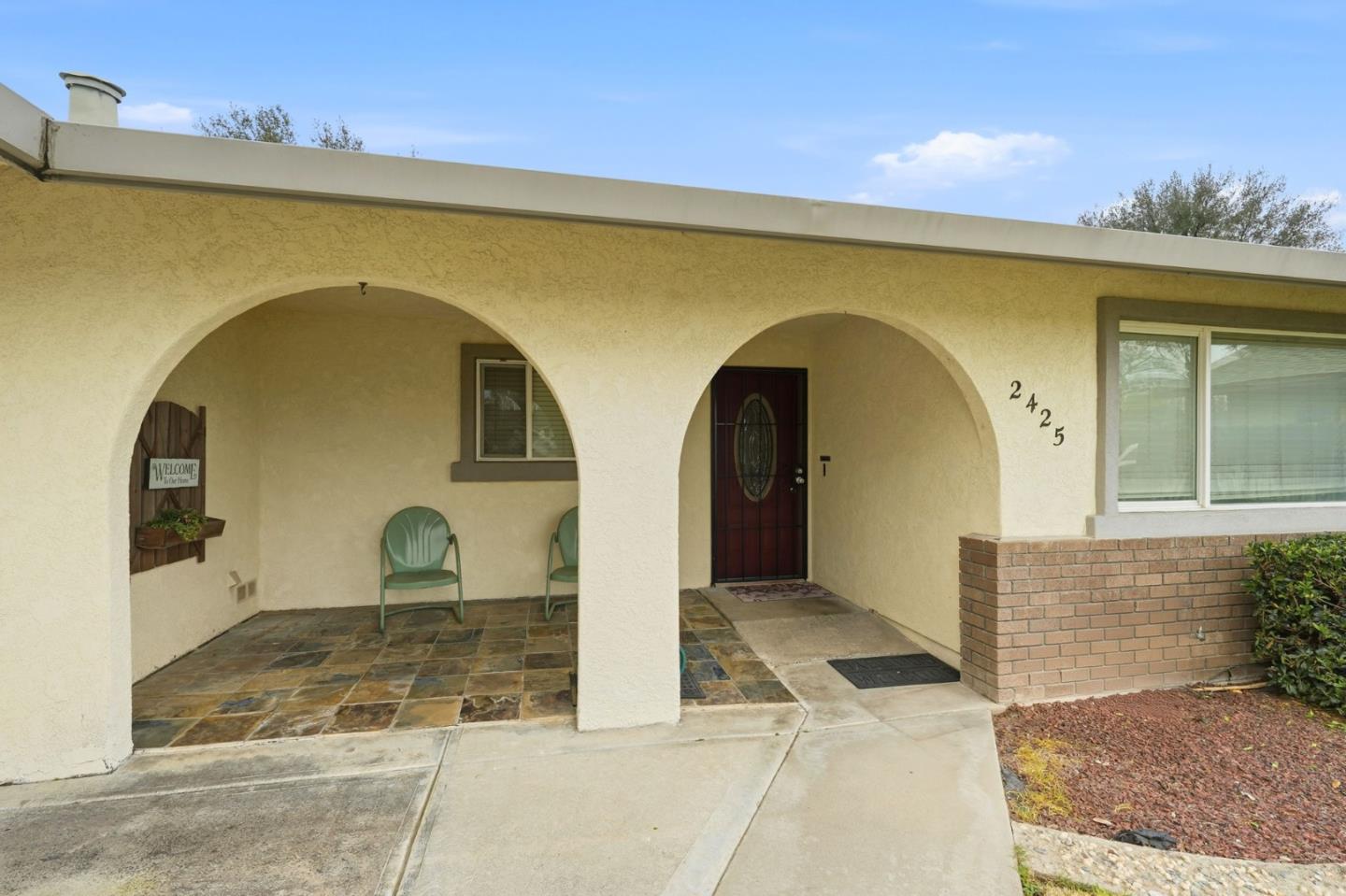 Detail Gallery Image 3 of 38 For 2425 Meadow Rue Dr, Modesto,  CA 95355 - 3 Beds | 2 Baths