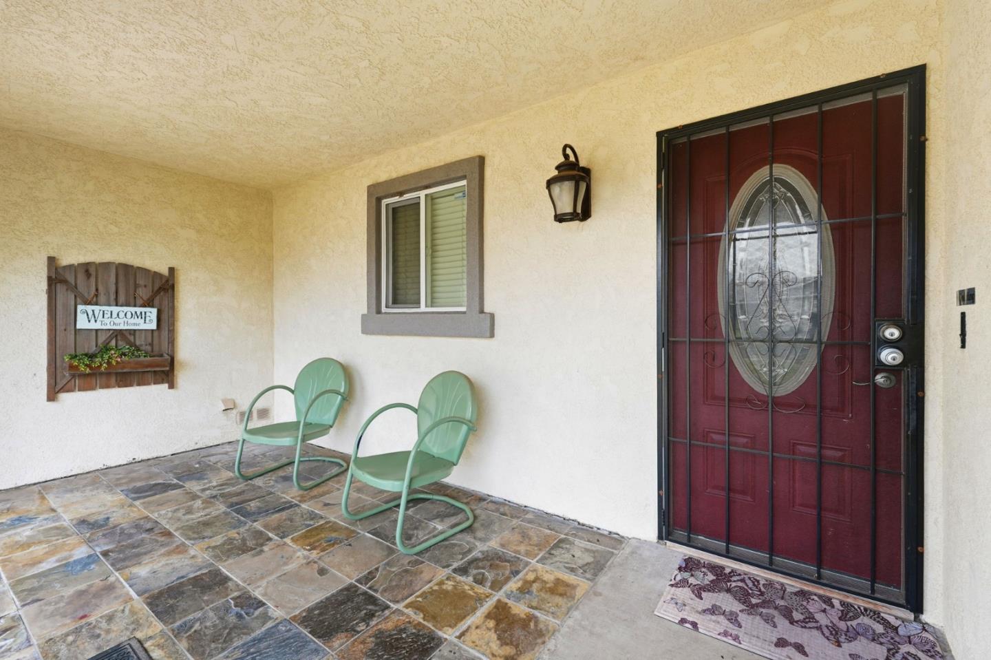 Detail Gallery Image 4 of 38 For 2425 Meadow Rue Dr, Modesto,  CA 95355 - 3 Beds | 2 Baths