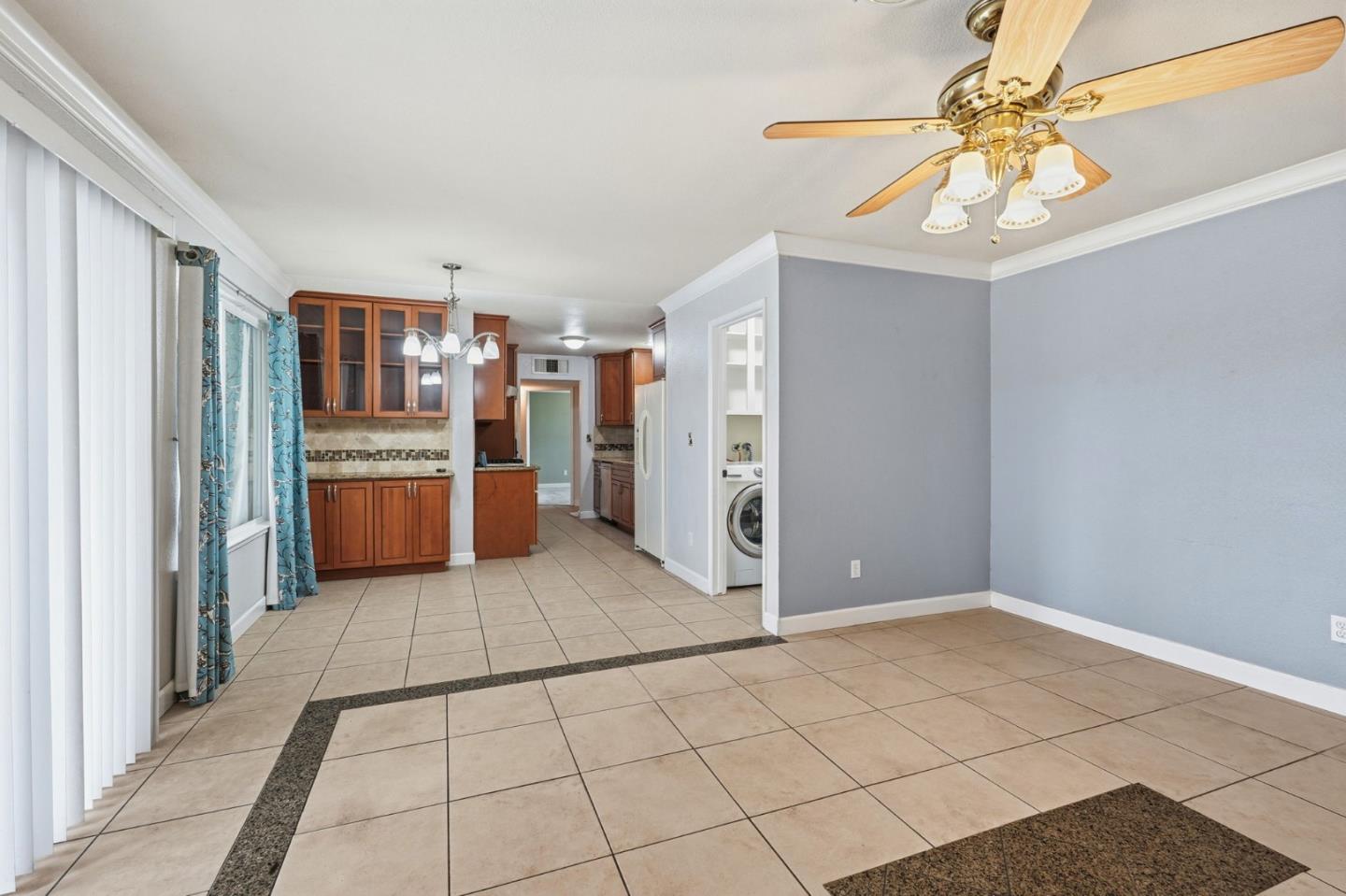 Detail Gallery Image 9 of 38 For 2425 Meadow Rue Dr, Modesto,  CA 95355 - 3 Beds | 2 Baths