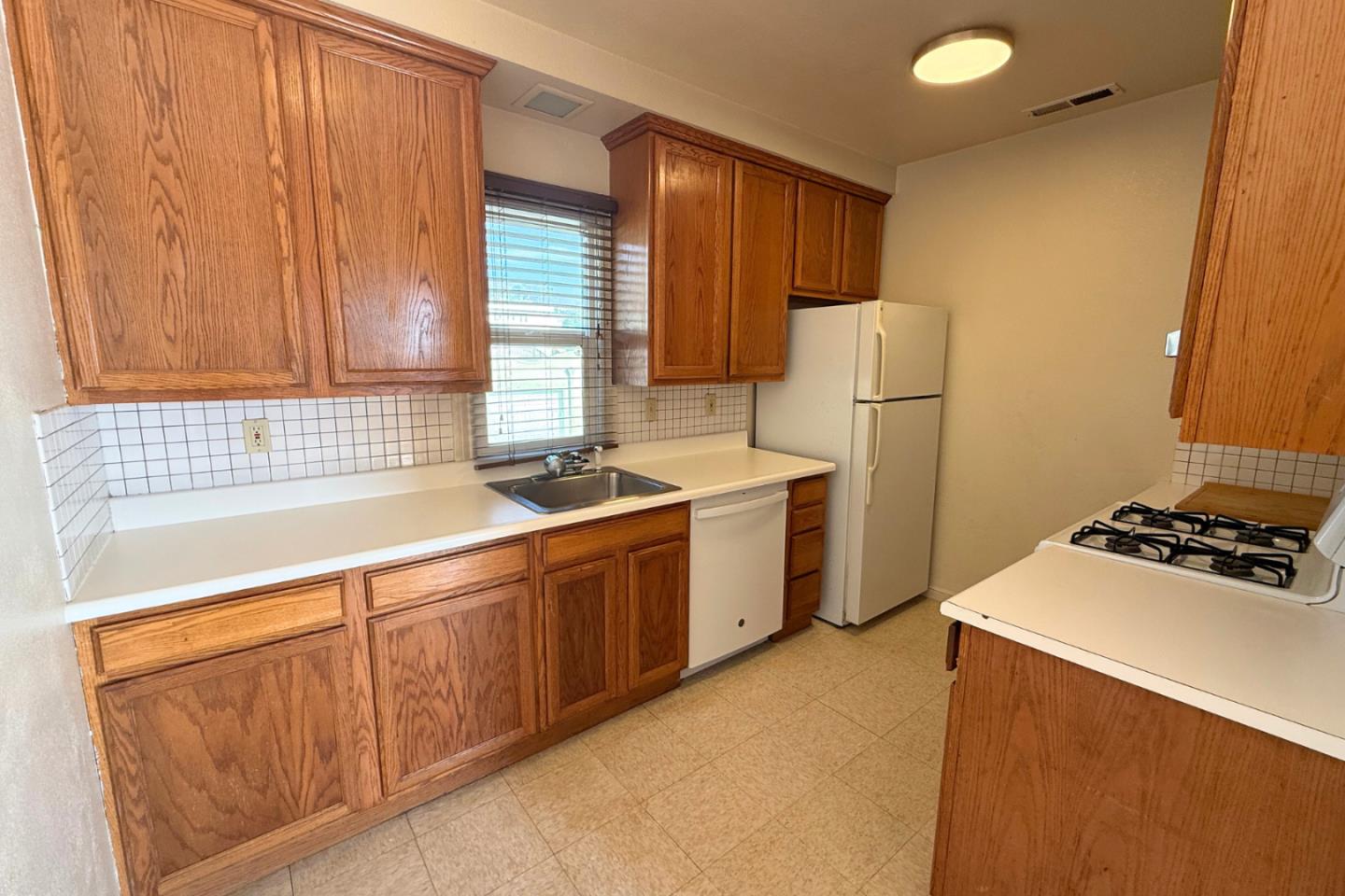 Detail Gallery Image 19 of 23 For 550 Miller Ave, South San Francisco,  CA 94080 - – Beds | – Baths