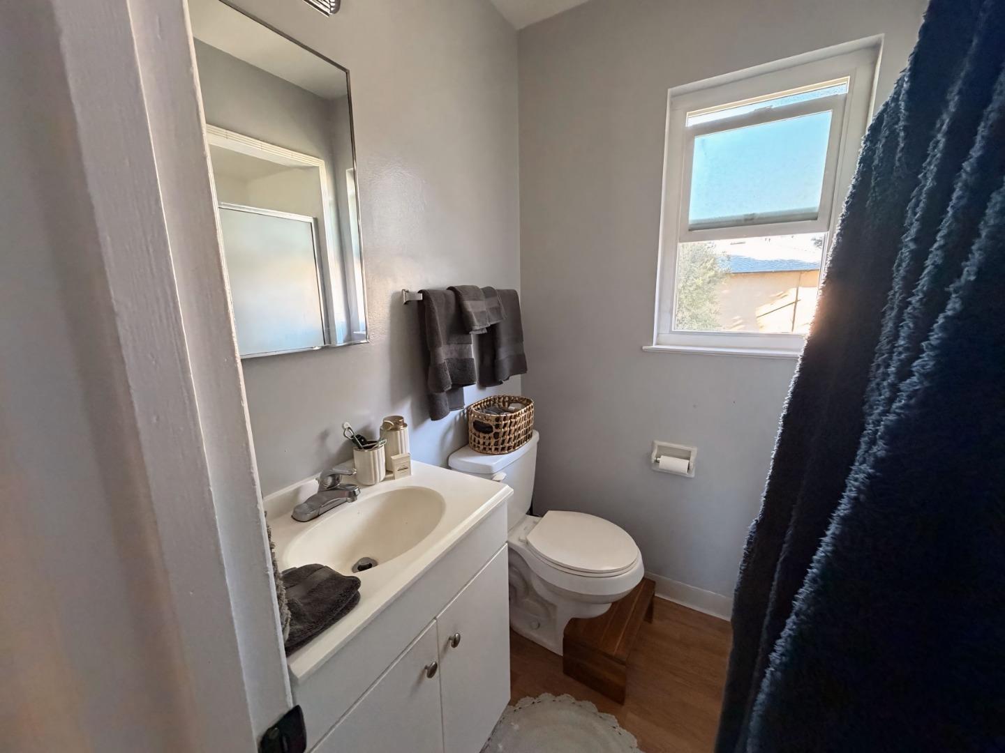 Detail Gallery Image 14 of 15 For 19 E 41st Pl, San Mateo,  CA 94403 - – Beds | – Baths