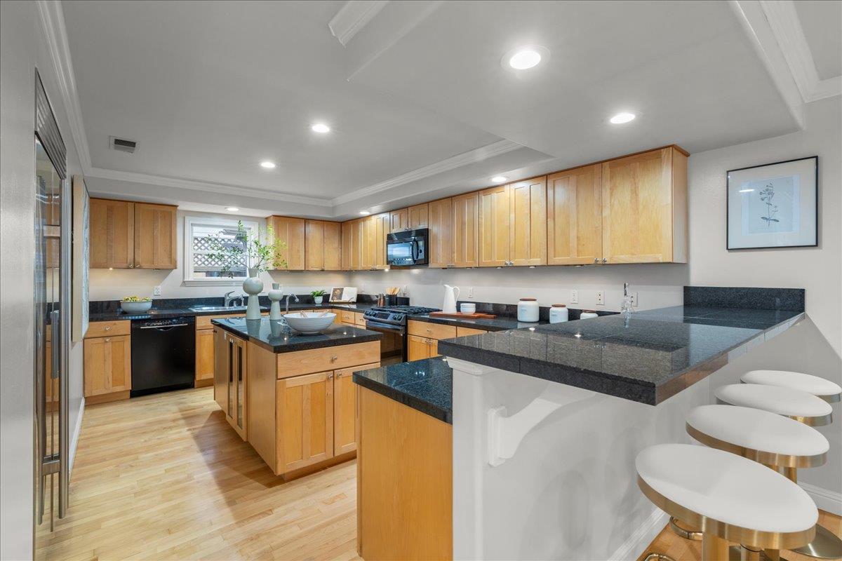 Detail Gallery Image 12 of 57 For 1922 Creek Dr, San Jose,  CA 95125 - 4 Beds | 3 Baths