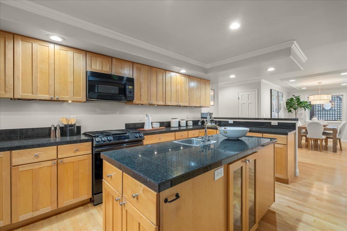 Detail Gallery Image 15 of 57 For 1922 Creek Dr, San Jose,  CA 95125 - 4 Beds | 3 Baths