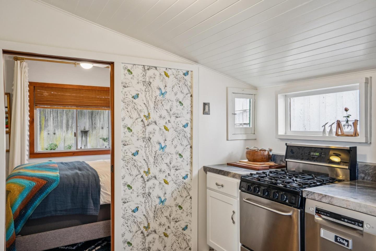 Detail Gallery Image 19 of 40 For 313 14th St, Pacific Grove,  CA 93950 - 1 Beds | 1 Baths