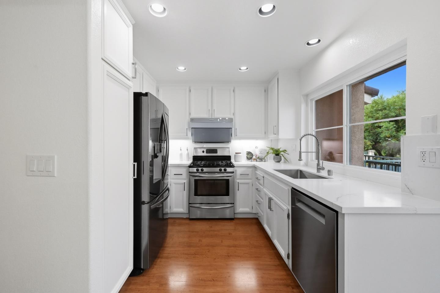 Detail Gallery Image 51 of 76 For 6004 Pisa Ter, Fremont,  CA 94555 - 3 Beds | 2/1 Baths