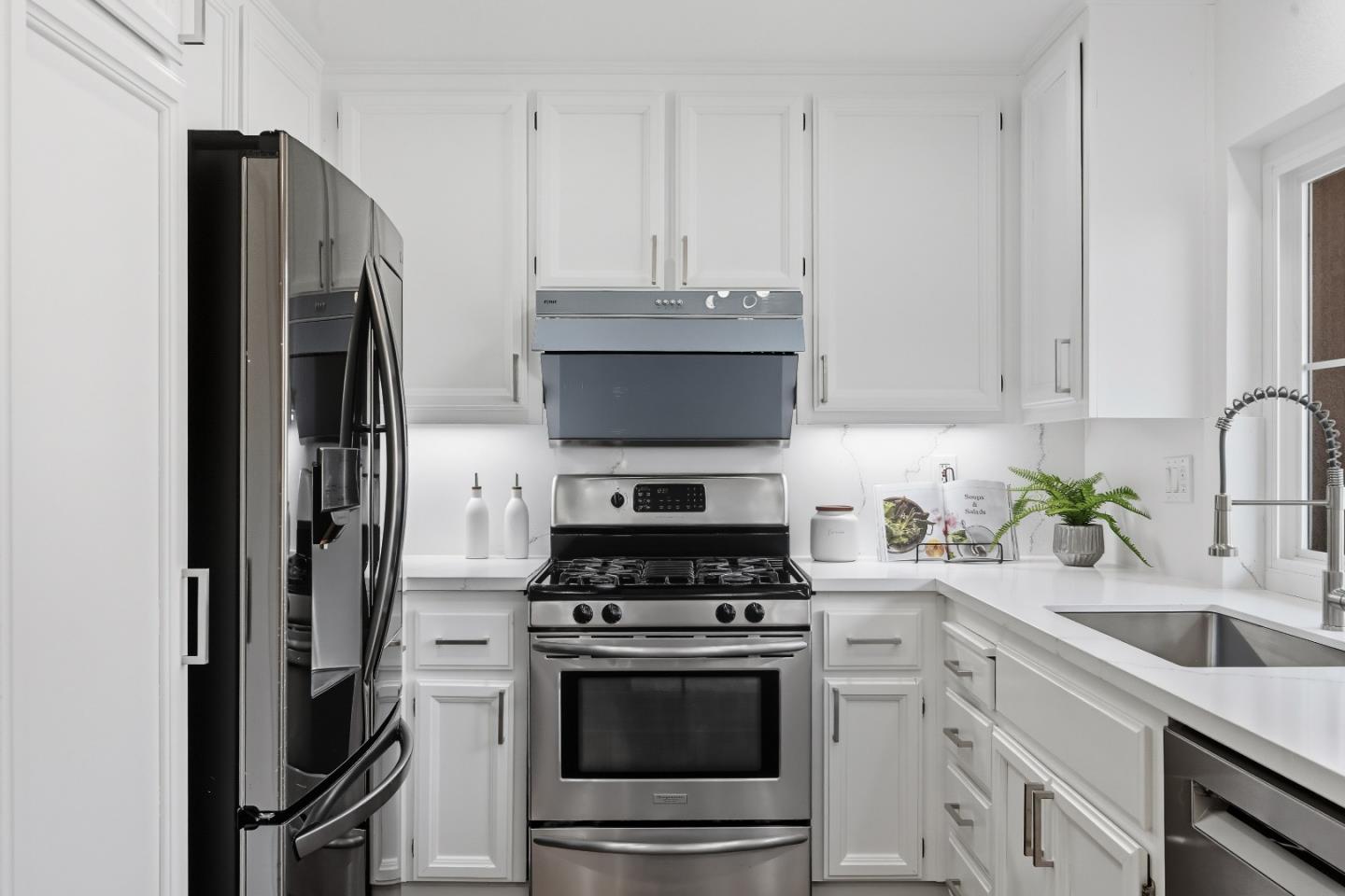 Detail Gallery Image 52 of 76 For 6004 Pisa Ter, Fremont,  CA 94555 - 3 Beds | 2/1 Baths