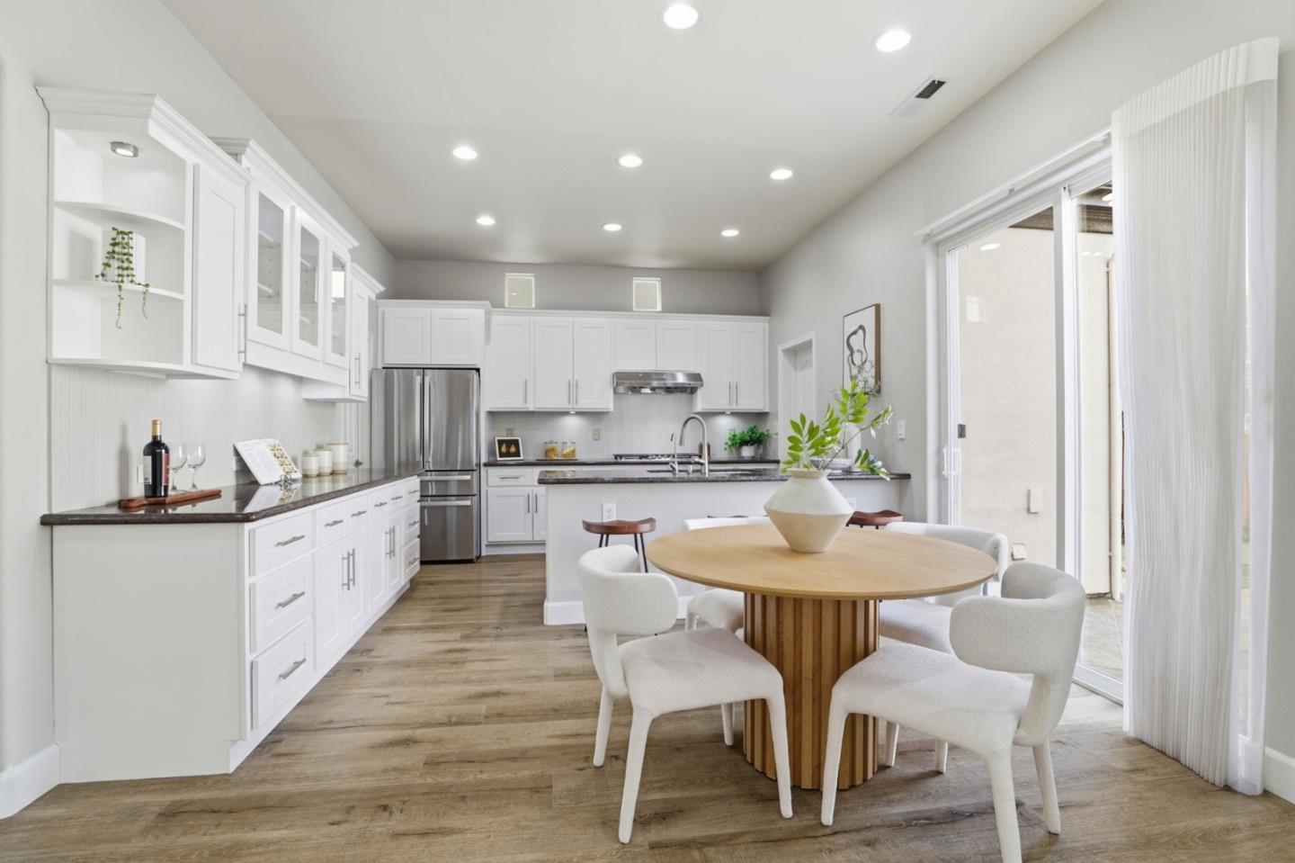 Detail Gallery Image 10 of 46 For 3337 Ariel Joshua Ct, San Jose,  CA 95135 - 5 Beds | 3/1 Baths