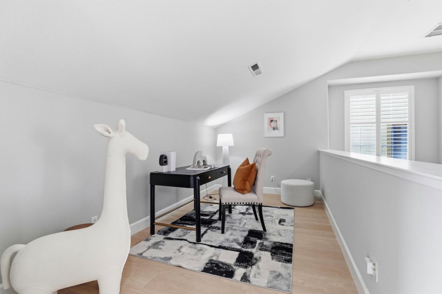 Detail Gallery Image 22 of 46 For 3337 Ariel Joshua Ct, San Jose,  CA 95135 - 5 Beds | 3/1 Baths