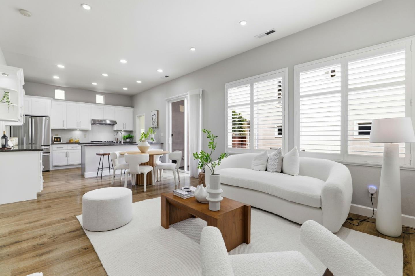 Detail Gallery Image 7 of 46 For 3337 Ariel Joshua Ct, San Jose,  CA 95135 - 5 Beds | 3/1 Baths