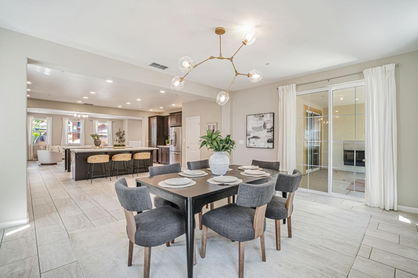 Detail Gallery Image 13 of 70 For 2703 Tribune Ave, Hayward,  CA 94542 - 5 Beds | 3/1 Baths