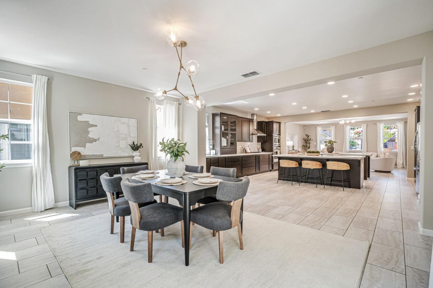 Detail Gallery Image 14 of 70 For 2703 Tribune Ave, Hayward,  CA 94542 - 5 Beds | 3/1 Baths