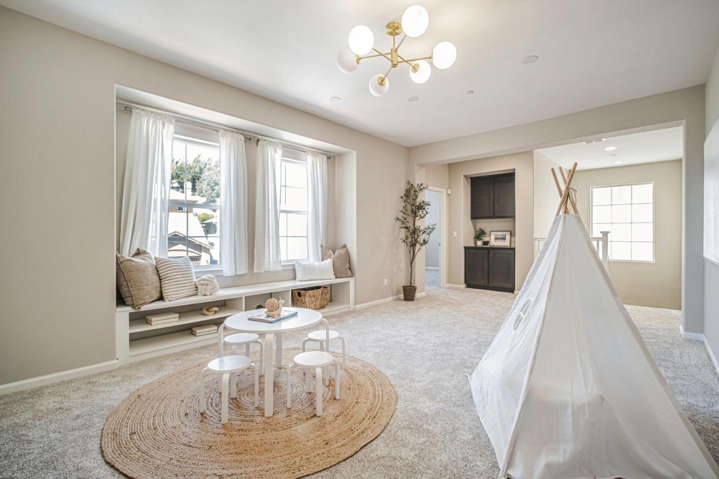 Detail Gallery Image 17 of 70 For 2703 Tribune Ave, Hayward,  CA 94542 - 5 Beds | 3/1 Baths