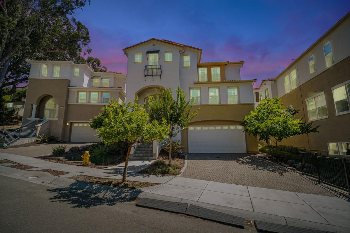 Detail Gallery Image 2 of 70 For 2703 Tribune Ave, Hayward,  CA 94542 - 5 Beds | 3/1 Baths