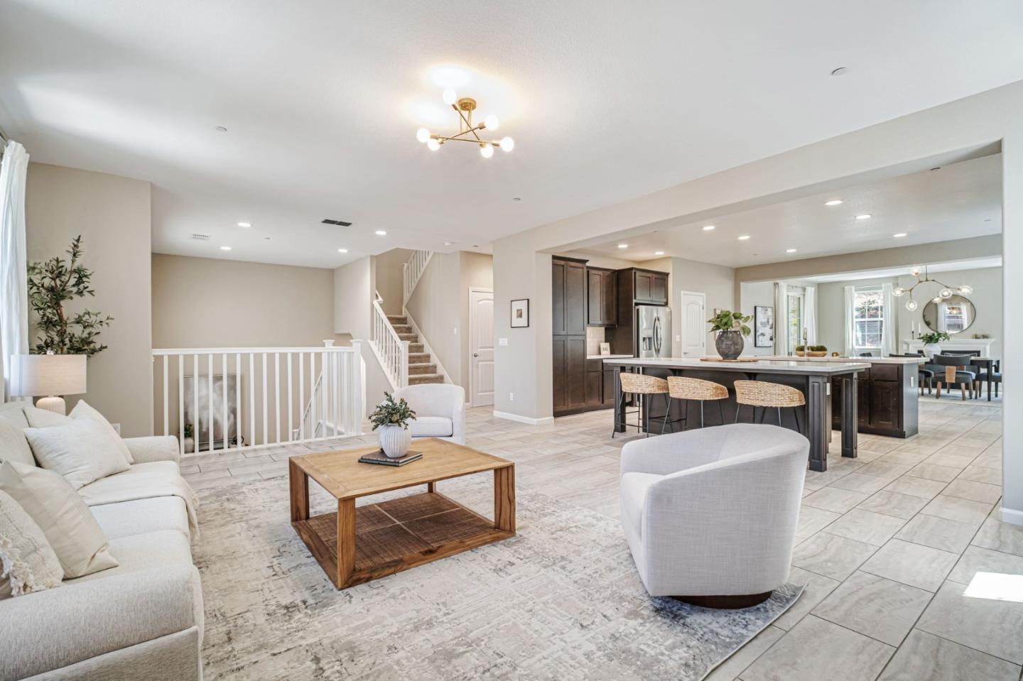 Detail Gallery Image 7 of 70 For 2703 Tribune Ave, Hayward,  CA 94542 - 5 Beds | 3/1 Baths