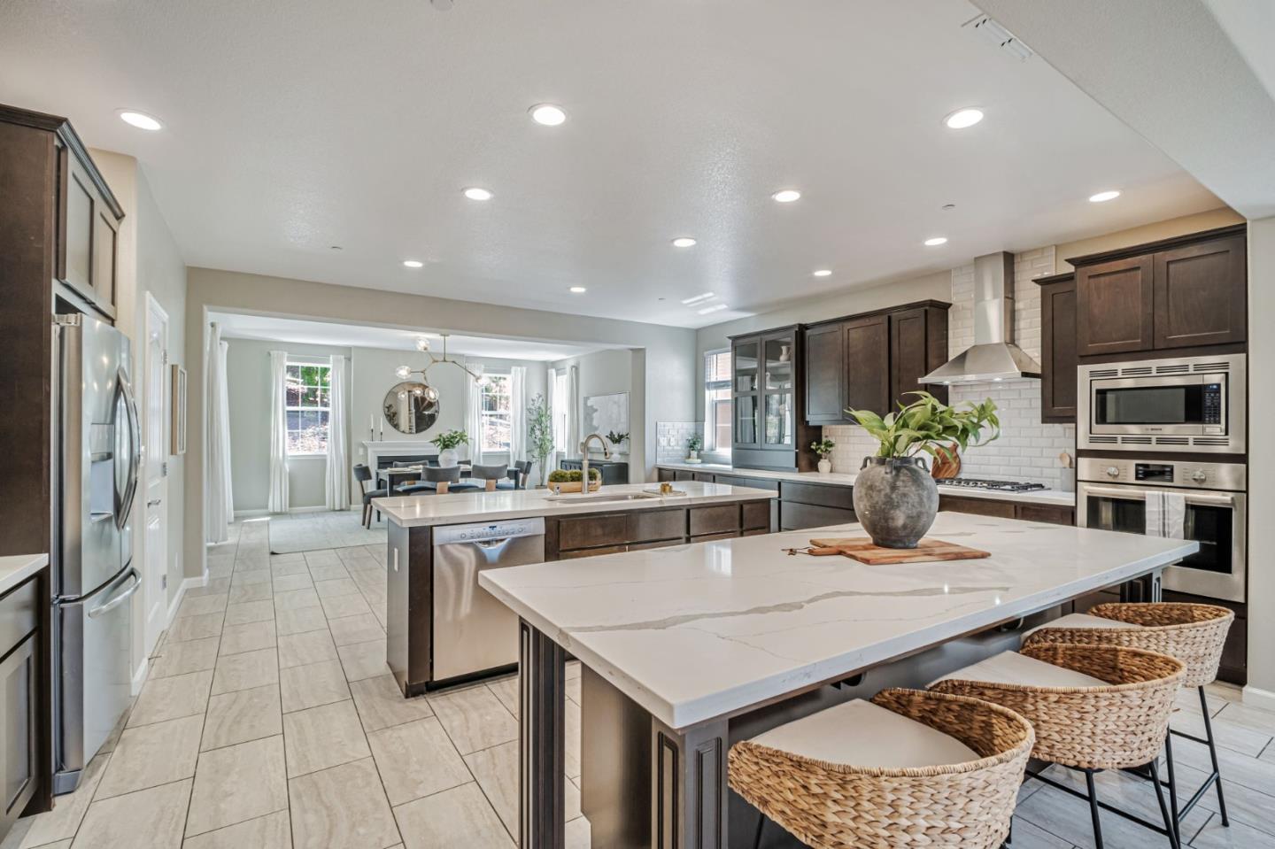 Detail Gallery Image 8 of 70 For 2703 Tribune Ave, Hayward,  CA 94542 - 5 Beds | 3/1 Baths