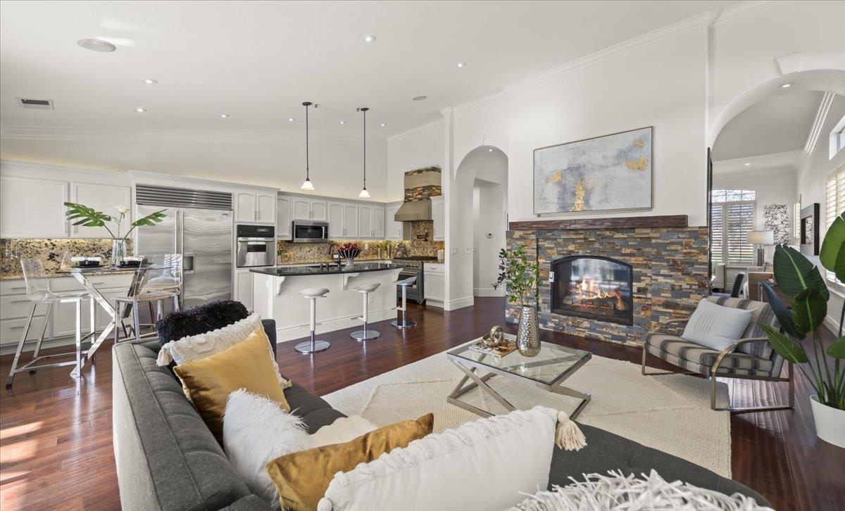 Detail Gallery Image 14 of 56 For 386 Cascades Ct, Morgan Hill,  CA 95037 - 4 Beds | 2 Baths